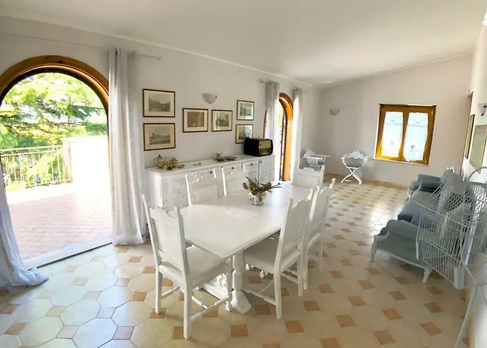 Regina Amalasunta Villa Marta